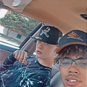 Meet your Posher, Levi